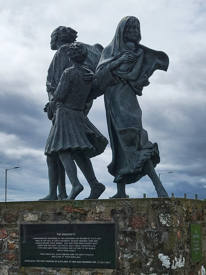 Die Highland Clearances 4 Highland Clearances - Denkmal für die Auswanderer in Helmsdale
