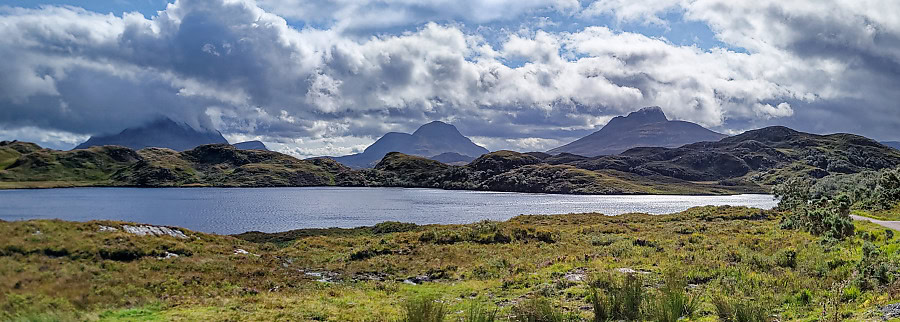Loch Call nan Ùidhean mit tollem Blick auf Cul Mòr, Cul Beag und Stac Pollaidh