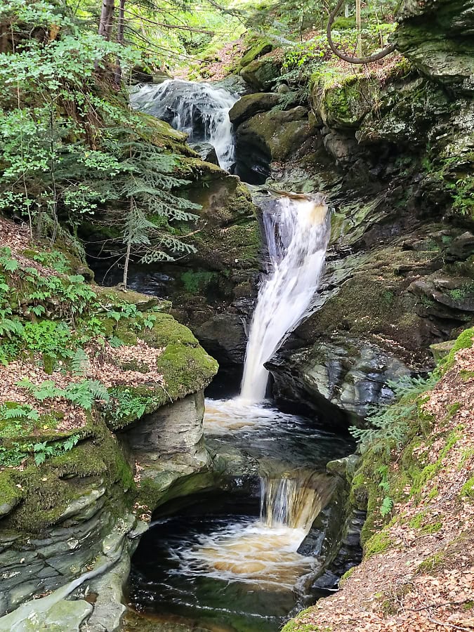 Die 10 schönsten Wasserfälle in den Highlands 2 Obere Wasserfälle in Acharn am Loch Tay