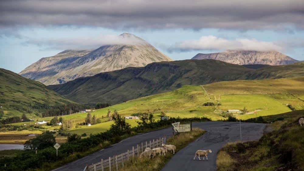 Oberhalb der Talisker Distillery, Isle of Skye, Bla Bheinn
