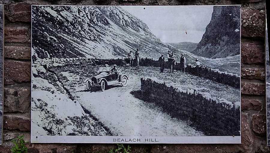 Mit dem Wohnmobil in Schottland 2 Altes Foto von der Straße über den Applecross Paß