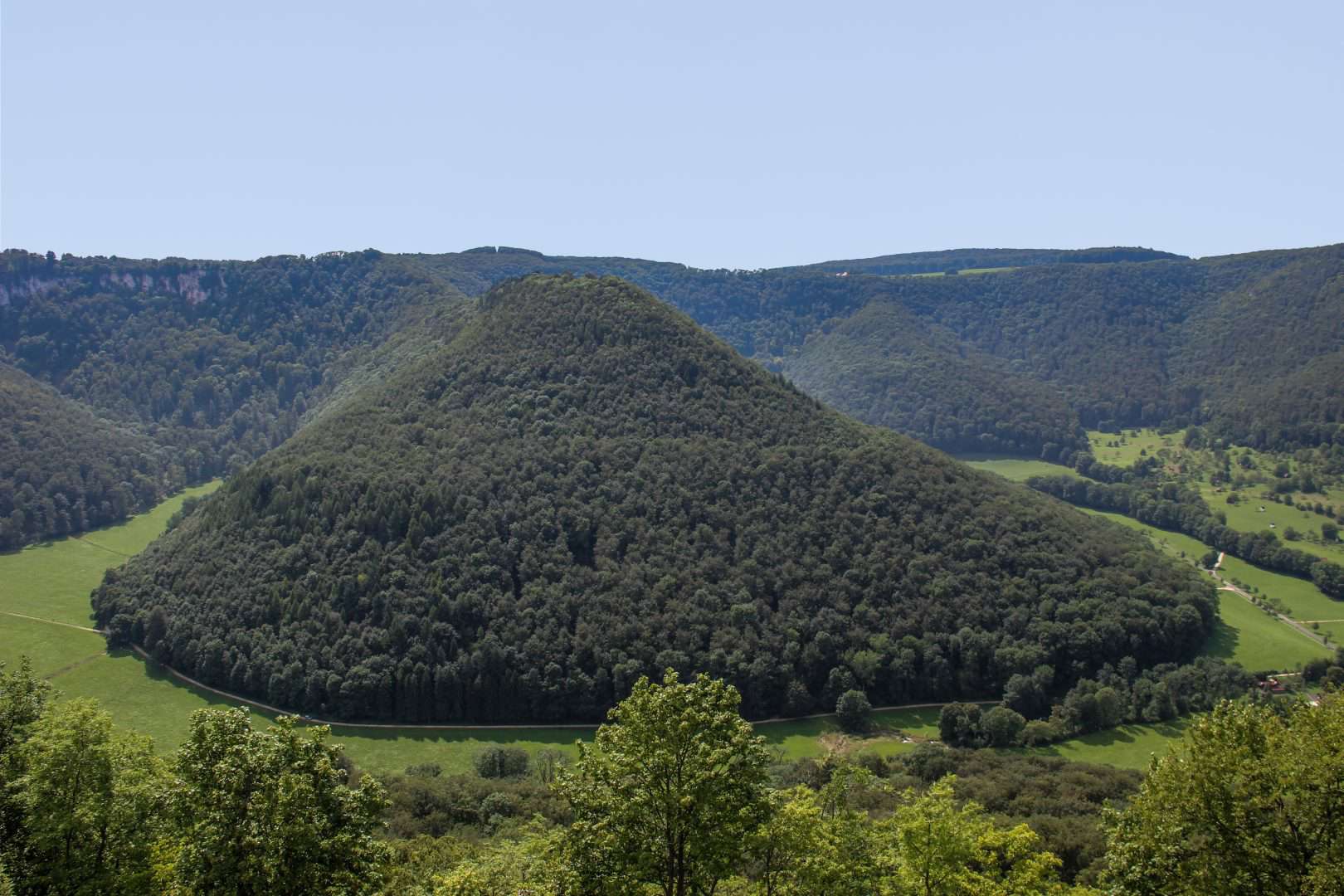 Hohenurach und Uracher Wasserfall 1 Runder Berg