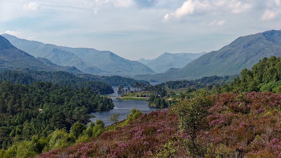 Loch Affric und die Berge von Kintail